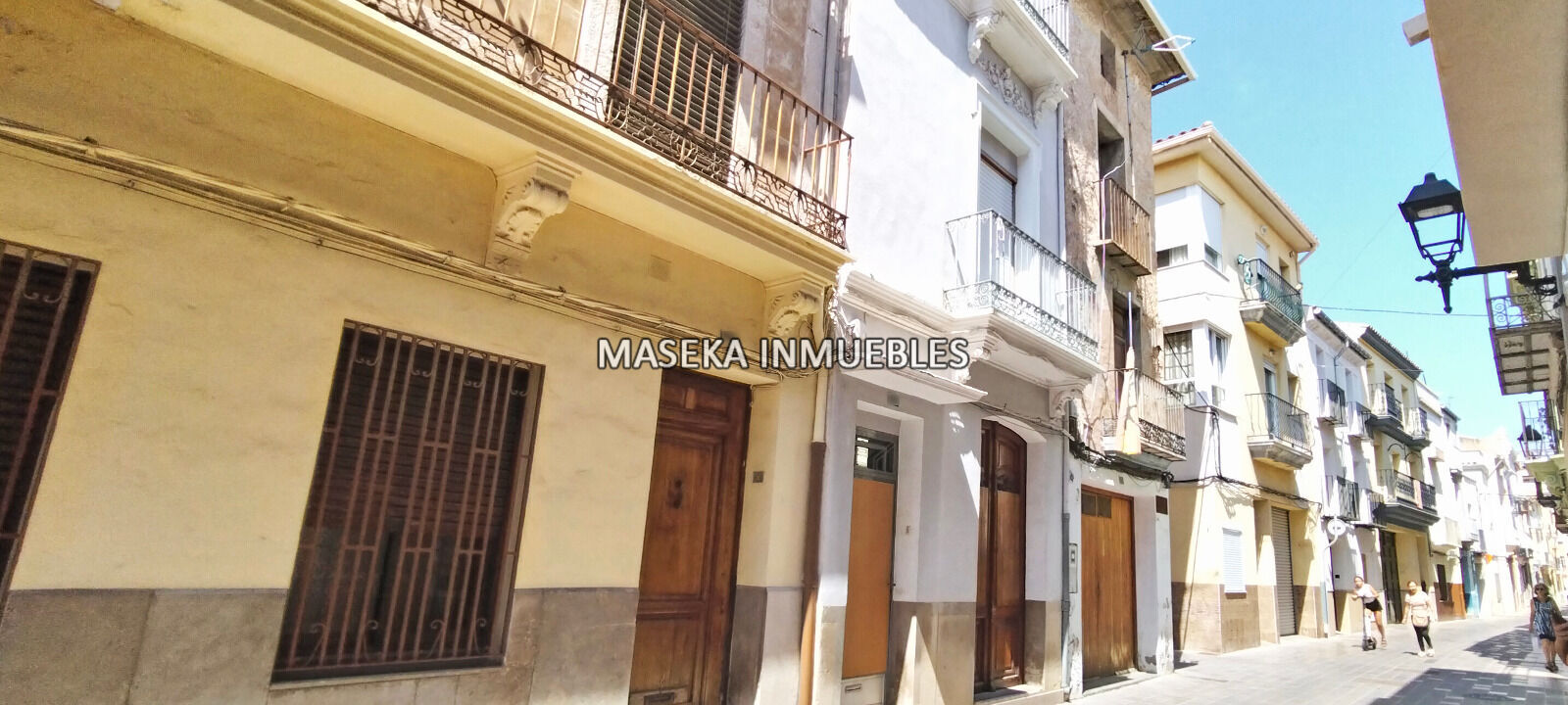 CASA ADOSADA DE 5 ALTURAS