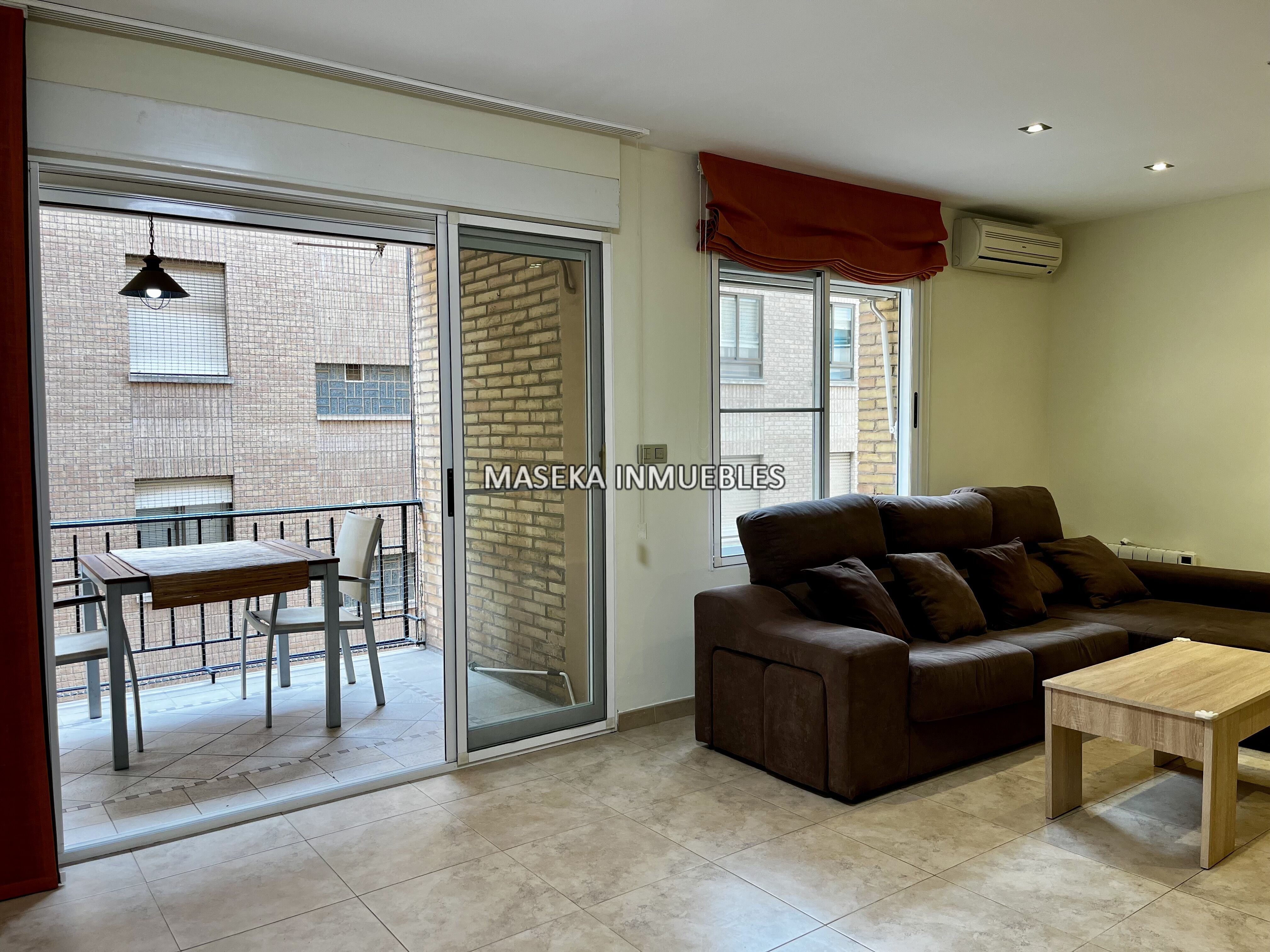 Vivienda moderna con terraza en Calle del Trabajo